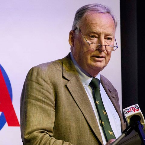"Hitler und die Nazis sind nur ein Vogelschiss in über 1000 Jahren erfolgreicher deutscher Geschichte." - Alexander Gaulana (AfD), 2. Juni 2018