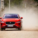 Jaguar I-Pace 400 AWD - kann auch abseits befestigter Straßen überzeugen