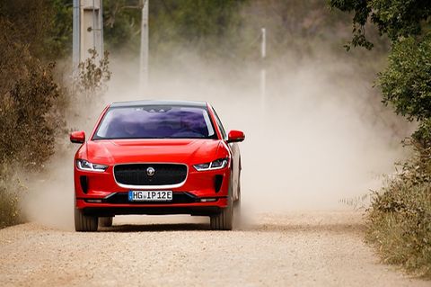 Jaguar I-Pace 400 AWD - kann auch abseits befestigter Straßen überzeugen
