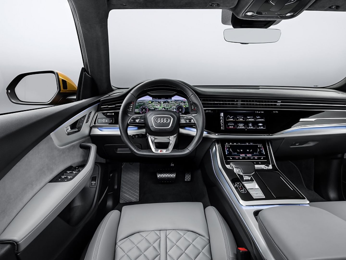 Das Cockpit des Audi Q8