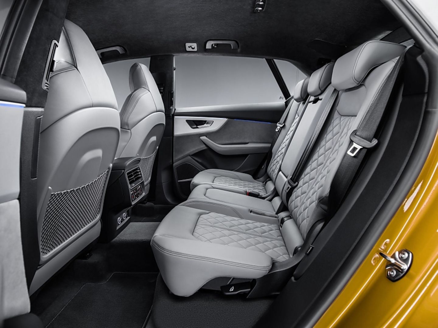 Audi Q8 - viel Platz auf der Rückbank
