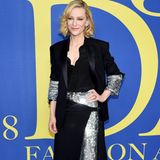 Kleines Schwarzes oder Disco-Kugel? Schauspielerin Cate Blanchett kombinierte beides zu einem stilsicheren Outfit.