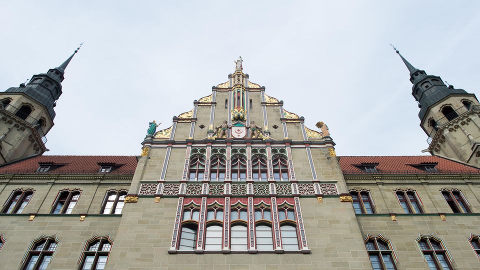 Nachrichten Deutschland Halle Nachrichten aus Deutschland: Straftäter flieht aus Gericht in Halle