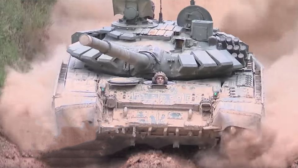 T-14 Armata Panzer: Schweizer Offizier warnt: Putins Superpanzer T-14 Armata allen westlichen Modellen weit überlegen