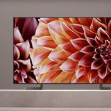 Riese mit Spitzenbild    Wer es ganz groß will, muss dafür auch tief in die Tasche greifen. Vor allem, wenn es neben der Größe auch um eine Spitzenbild geht. Sonys 75-Zoll-Monster KD-XF9005 liefert laut der Experten von "Rtings" zwar eines der besten Bilder der Industrie, kostet mit 3500 Euro aber auch entsprechend.