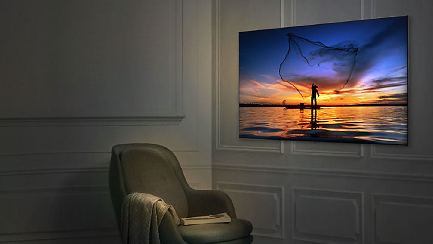 Bezahlbares Spitzenmodell: Samsung Q7F  Den Kompromiss aus Spitzenleistung und moderatem Preis bekommt Samsung hin. Die Q7F-Serie setzt auf Samsung eigene QLED-Technologie und liefert so ein brillantes Bild. Der Ton ist laut Warentest sogar sehr gut. Der Preis ist mit 1130 Euro für das 55-Zoll-Modell noch in Ordnung, beim 65er wird es 1600 Euro aber schon teurer.   Den vollständigen Test finden Sie gegen Gebühr auf Test.de