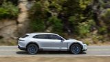 Der Porsche Mission E Cross Turismo ist etwas länger als der Mission E