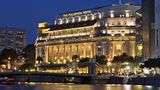 Was für ein prächtiger Palast für den "Obersten Führer" der Demokratischen Volksrepublik Korea. Wie die Medien berichten, soll Kim Jong Un im Fullerton Hotel residieren, das in bester Lage an der Mündung des Singapore Rivers in die Marina Bay liegt.