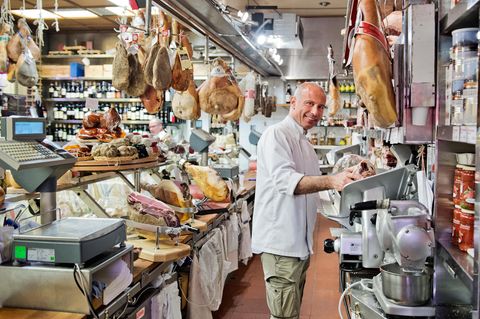 Bisschen was essen, bisschen was trinken: Bei Matteo Tomljanovich im Volpetti in der Via Marmorata geht das ausgezeichnet.
