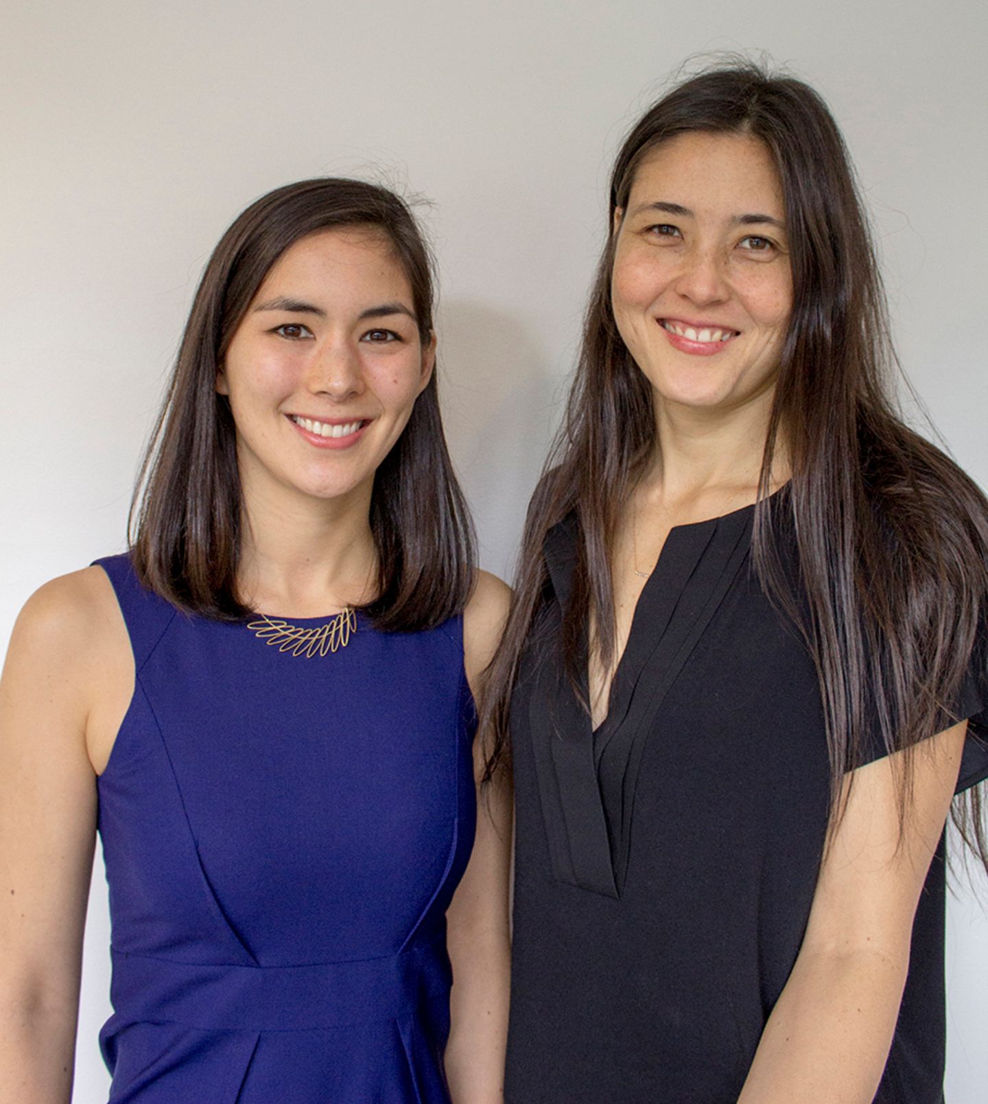 Fitness, Kochen und Kameras: Hopscotch Samantha John (links) und Jocelyn Leavitt kommen beide aus den USA und sind die Gründerinnen von Hopscotch Technologies. Sie haben sich auf die Entwicklung von Apps spezialisiert, die Erwachsenen und Kindern ab acht Jahren mit Hilfe interaktiver Spiele das Programmieren beibringen sollen. Hopscotch Samantha John (links) und Jocelyn Leavitt kommen beide aus den USA und sind die Gründerinnen von Hopscotch Technologies. Sie haben sich auf die Entwicklung von Apps spezialisiert, die Erwachsenen und Kindern ab acht Jahren mit Hilfe interaktiver Spiele das Programmieren beibringen sollen.