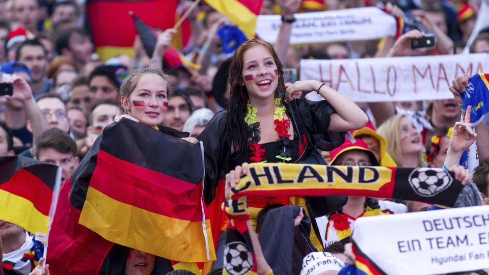 Deutschland-Fans beim Public-Viewing zur WM