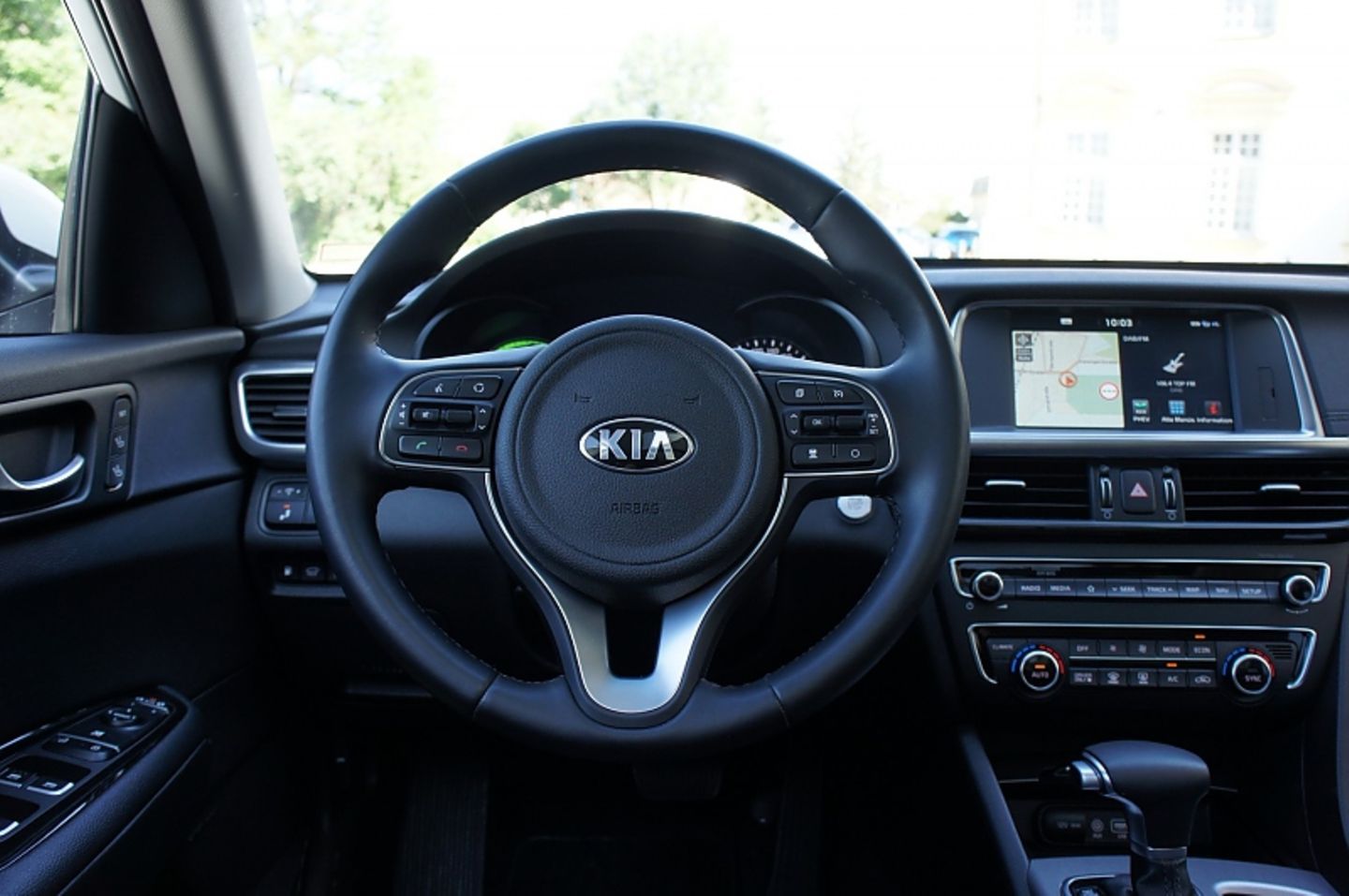 : Das Cockpit unterscheidet sich nicht sonderlich von den Optima-Versionen, die einen Verbrennungsmotor haben