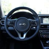 : Das Cockpit unterscheidet sich nicht sonderlich von den Optima-Versionen, die einen Verbrennungsmotor haben