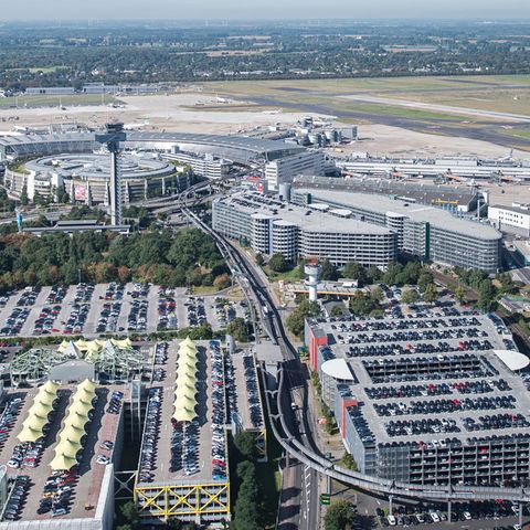 Vom Flughafen Düsseldorf reiste die Familie des Tatverdächtigen im Mordfall Susanna aus. Doch die Bundespolizei sagt dazu: Die vorgelegten Dokumente waren echt, gültig und berechtigten zur Ausreise"