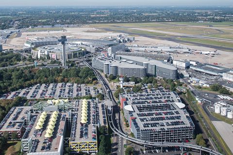 Vom Flughafen Düsseldorf reiste die Familie des Tatverdächtigen im Mordfall Susanna aus. Doch die Bundespolizei sagt dazu: Die vorgelegten Dokumente waren echt, gültig und berechtigten zur Ausreise"