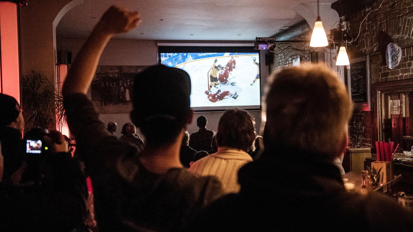 Public Viewing im Café Rizz