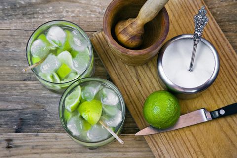 Cocktails: Ein Barkeeper verrät, was in jede Hausbar gehört - eine Zutat nutzt man sonst beim Frühstück