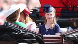 Lady Louise Windsor ist die Tochter von Prinz Edward uns seiner Frau Sophie. Bekanntheit erlangte die 14-Jährige als Blumenmädchen bei der Hochzeit von Prinz William und seiner Frau Kate.