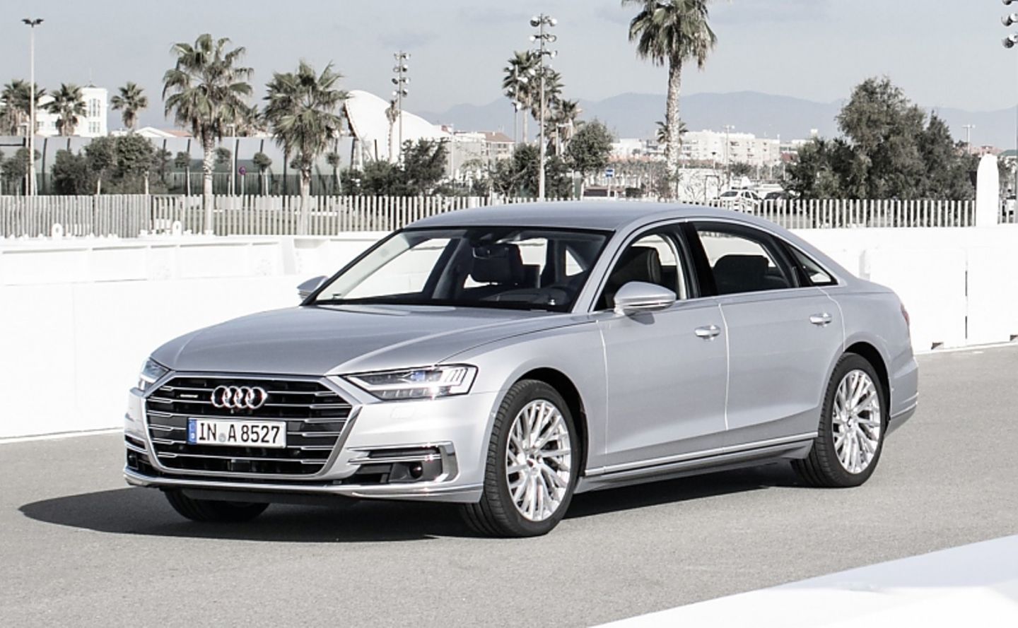 Audi A8 50 TDI Quattro - 250 km/h schnell