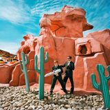 Bottrop, Deutschland: Posen für Instagram: Einmal so cool sein wie die Jungs in "Men in Black" – der "Movie Park" macht’s möglich. Allerdings war das schon last, last season. Jetzt müsst ihr euch als Trekkies verkleiden. Geht auch klar, oder?