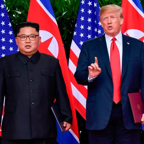 US-Präsident Donald Trump (r.) mit Nordkoreas Diktator Kim Jong Un