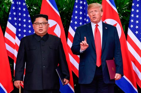 US-Präsident Donald Trump (r.) mit Nordkoreas Diktator Kim Jong Un