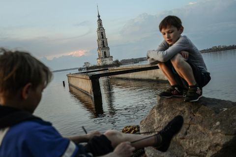 Russland: Der Turm ist das einzige Überbleibsel des versunkenen Dorfes Mologa.