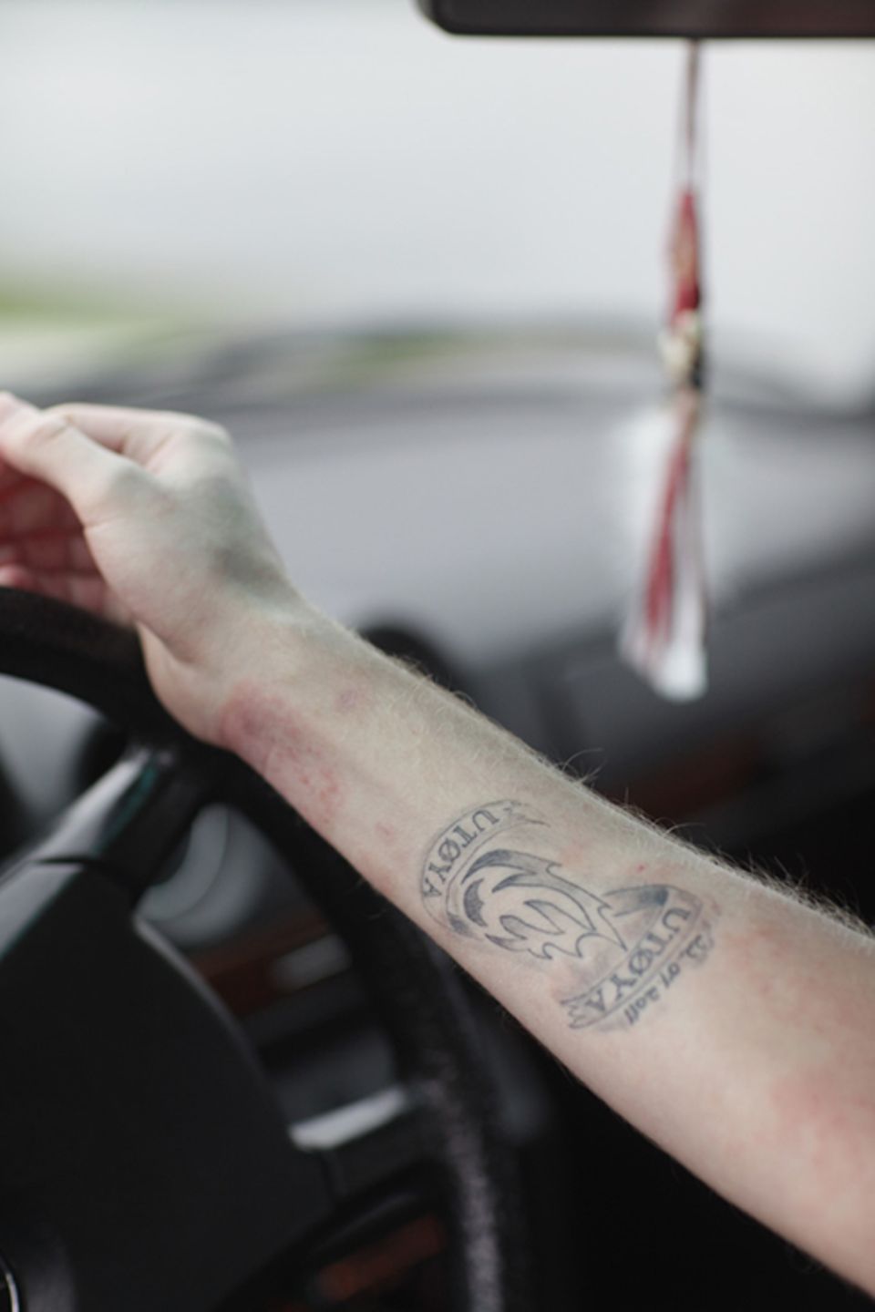 Anschläge in Norwegen: Unter der Haut: Die Tattoos der Überlebenden von Utøya und ihre Geschichten Anschläge in Norwegen: Unter der Haut: Die Tattoos der Überlebenden von Utøya und ihre Geschichten