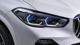 Optional gibt es den BMW X5 auch mit Laser-Scheinwerfern