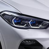 Optional gibt es den BMW X5 auch mit Laser-Scheinwerfern