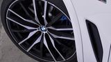 In die Radhäuser des BMW X5 passen auch 22-Zoll-Räder