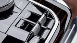 Mit Luftfederung läßt sich die Bodenfreiheit des BMW X5 per Taste verändern