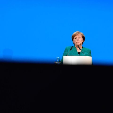 Angela Merkel und Horst Seehofer liefern sich einen offenen Schlagabtausch um die Asylpolitik der Kanzlerin. Seehofer hat mittlerweile eine Menge Unterstützer.
