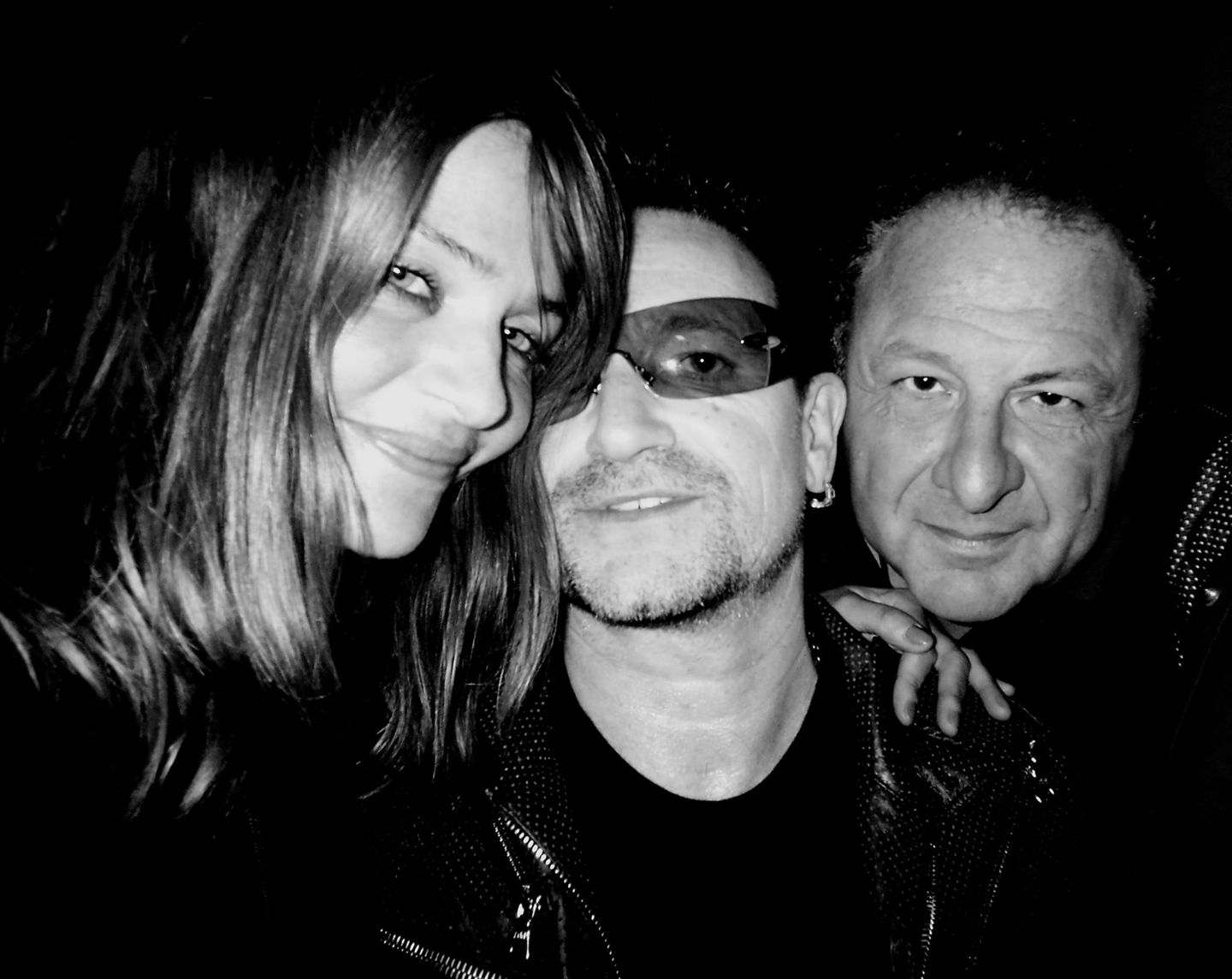 Model Helena Christensen und Musiker Bono rückten 2010 ganz eng zusammen, um mit Jean Pigozzi auf ein Foto zu gelangen