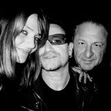 Model Helena Christensen und Musiker Bono rückten 2010 ganz eng zusammen, um mit Jean Pigozzi auf ein Foto zu gelangen
