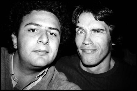 Arnold Schwarzenegger schnitt 1977 vor der Kamera von Jean Pigozzi Grimassen