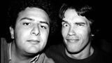 Arnold Schwarzenegger schnitt 1977 vor der Kamera von Jean Pigozzi Grimassen