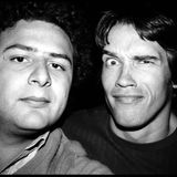 Arnold Schwarzenegger schnitt 1977 vor der Kamera von Jean Pigozzi Grimassen