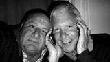 Der Mann mit den zwei Telefonen am Ohr ist Galerist Larry Gagosian, der auch Pigozzis Arbeiten ausgestellt hat