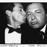 Schauspieler Sylvester Stallone drückte Jean Pigozzi 1993 einen Kuss auf die Wange