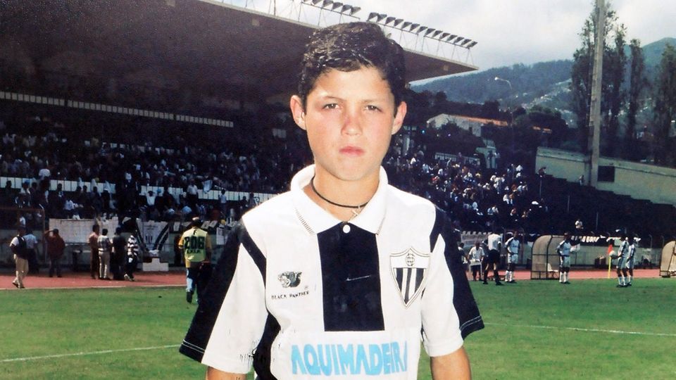 Cristiano mit zehn Jahren. Er ist gerade zu "Nacional" gewechselt, seinem zweiten Inselklub