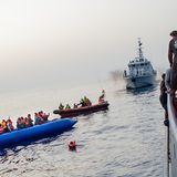 Die libysche Küstenwache versucht, Flüchtlinge vor der "Sea-Watch 3" zu erreichen. Oft behindern sie die Helfer. 