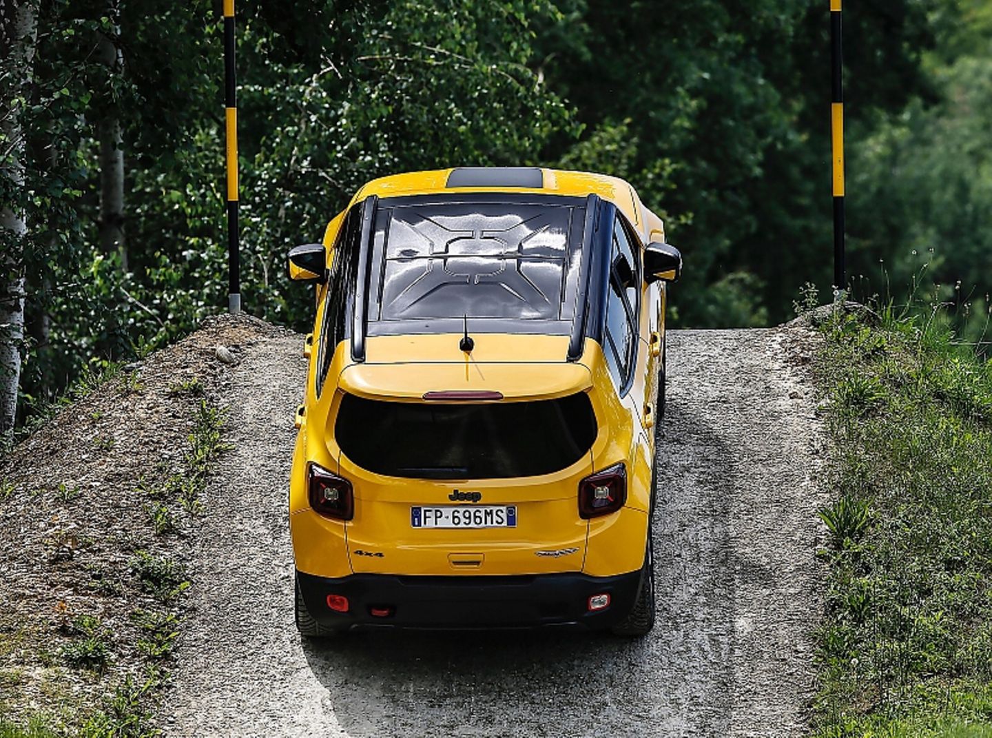 Auch extreme Steigungen packt der Jeep Renegade Trailhawk 2018