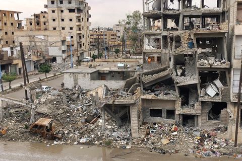Syrien: Ehemalige IS-Hochburg Raqqa: Trümmer, Totenbergung und Wiederaufbau