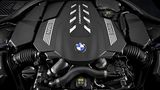 BMW M 850i Coupé - der doppelt aufgeladene Achtzylinder leistet 390 kW / 530 PS