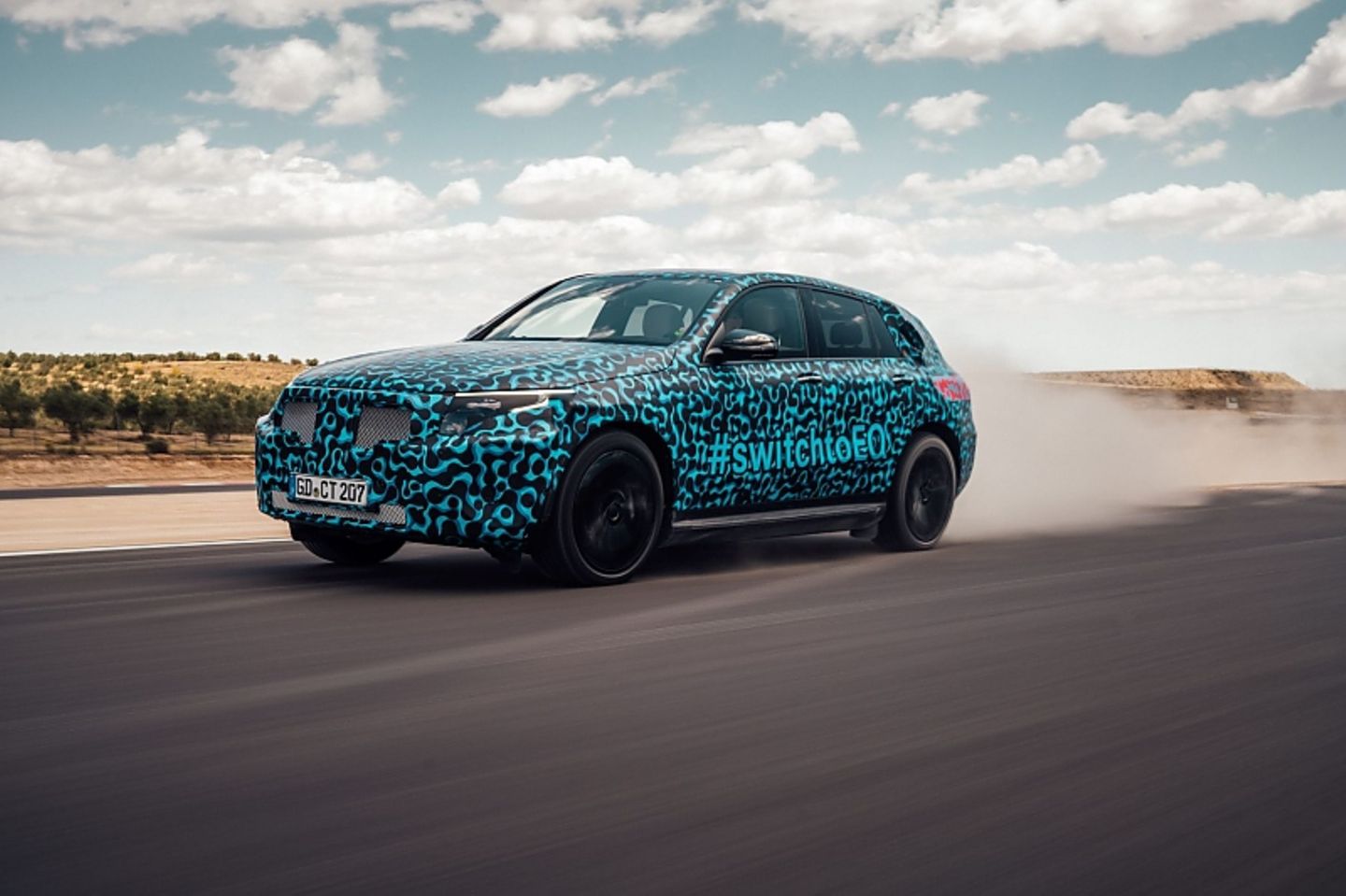 Knapp 200 Mercedes EQ C Prototyp werden getestet
