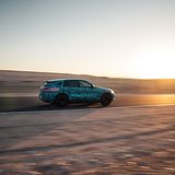 Im Innern des Mercedes EQ C Prototypen ist es sehr leise, das