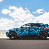 Der Mercedes EQ C Prototyp ist etwa 4,76 Meter lang