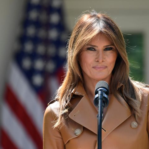 First Lady Melania Trump vor dem Weißen Haus
