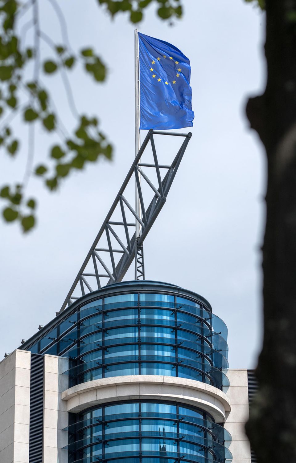 Die EU-Flagge auf dem Dach der SPD-Parteizentrale